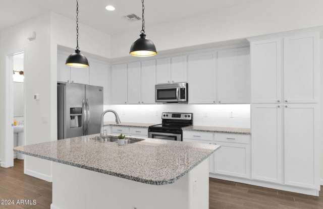 3010 N 33RD Place Gallery 4