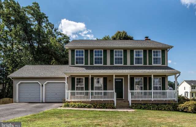 MINUTES TO QUANTICO'S TBS GATE - HUGE 5 BEDROOM STAFFORD HOME - 80 Tanterra Drive, Stafford County, VA 22556