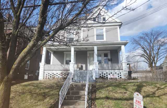 715 4th St NW #2 Gallery 1