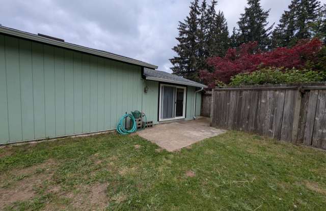 Adorable ADU w/ Fenced Yard in the Heart of Port Orchard - Available NOW! photos photos