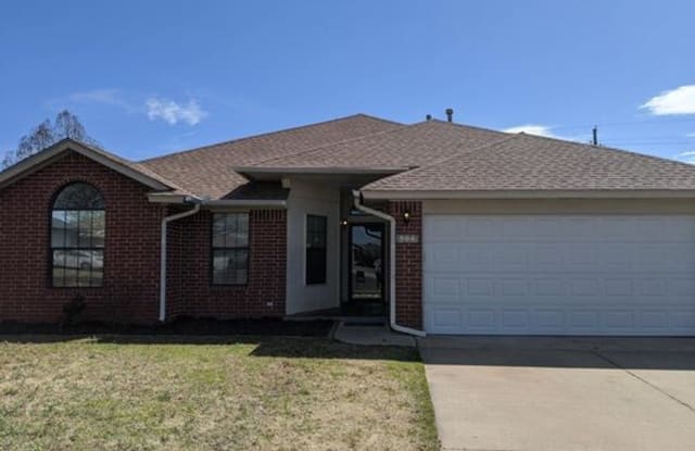 304 Cherokee Court - 304 Cherokee Court, Blanchard, OK 73010