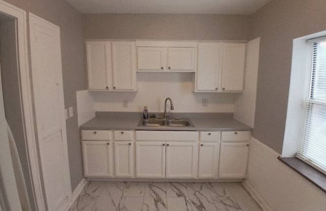 1522 Lewis Street - 2 photos photos