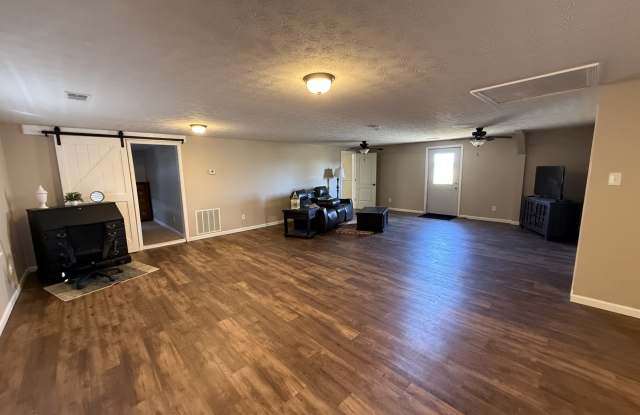 11324 Rineyville Road B Gallery 3