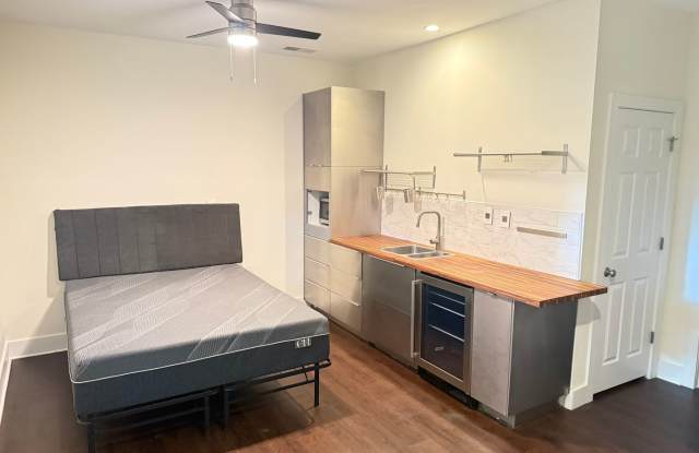 Modern Furnished Studio in Davidson – Walk to Shopping, Dining & Lake Access! Gallery 3