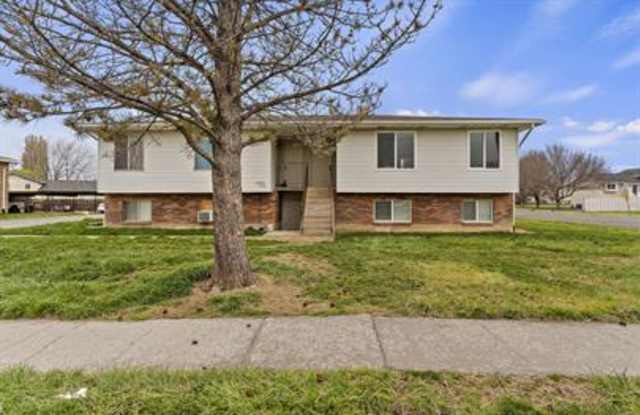 7 South 1450 West - 1 photos photos 7 South 1450 West - 1 photos photos