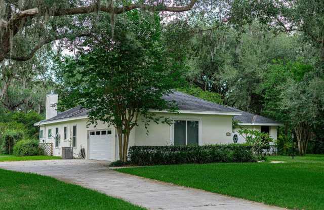 Beautiful 3/3 Pool Home in Gated Community W/ Lake Access Gallery 3