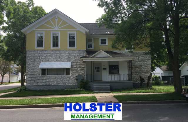 6-Bedroom, 2-Bath Home Just A Few Blocks From Downtown photos photos