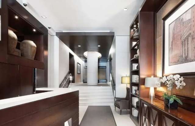 203 E 71st St photos photos