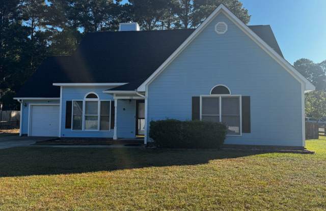 Cozy 3 Bedroom 2 Bath Home in Raeford. photos photos