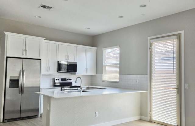 2568 E KINGBIRD Drive photos photos