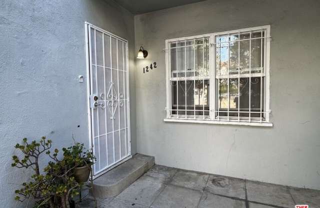 1242 Edris Dr Gallery 2