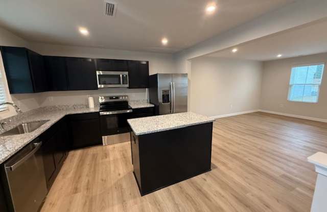 Beautiful and Modern Townhome for Lease in Kannapolis, NC Gallery 4