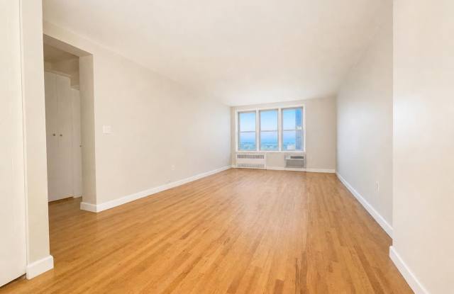 Bright, Modern 1-Bedroom Apartment in Tuckahoe, NY Gallery 1