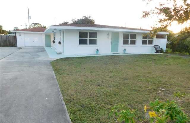 74 7th St lot: 12 photos photos