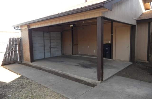 6815 South Creek Drive Gallery 3