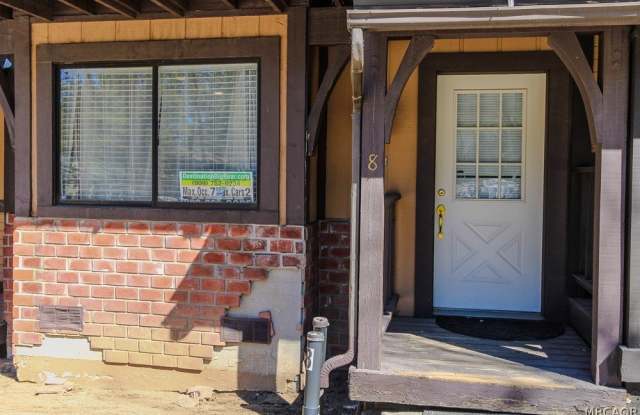 569 Summit Boulevard unit: 8 photos photos