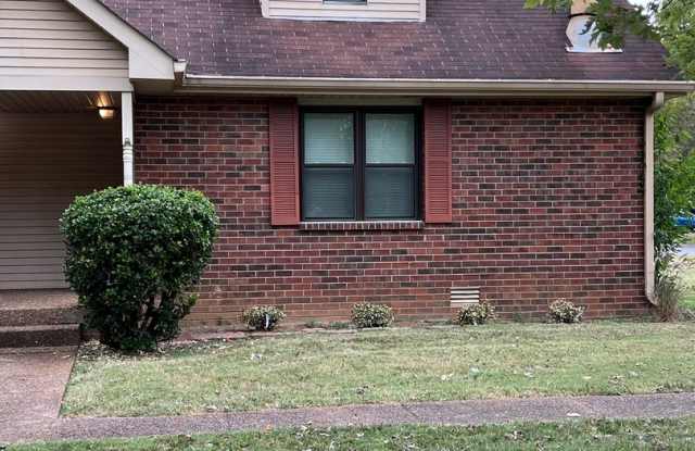 2 Bed 2 Bath Madison townhome - 1127 Apple Valley Road, Nashville, TN 37115