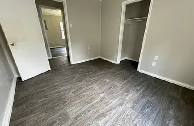 450 Derrick Street Gallery 3