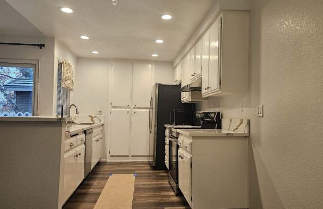 3851 Amberly Dr unit: G photos photos