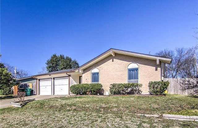 1307 Saturn Drive - 1307 Saturn Drive, Cedar Hill, TX 75104
