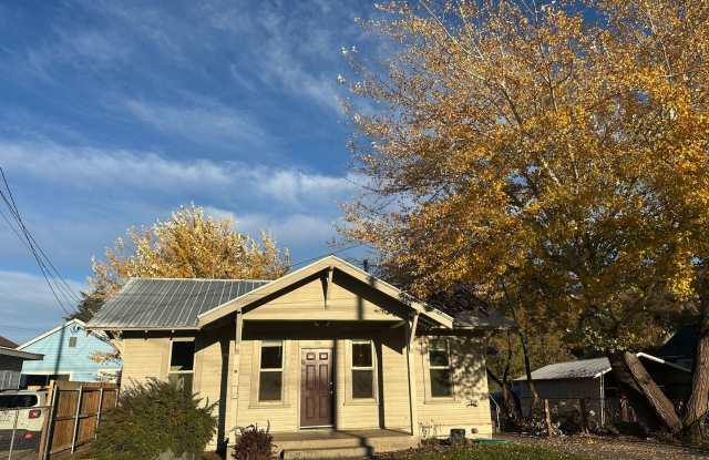 Freshly Updated 2-Bedroom Home! - 620 Southwest 1st Street, Pendleton, OR 97801