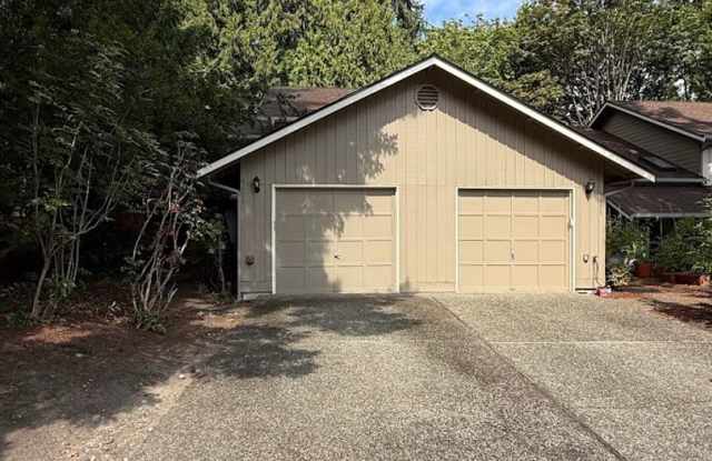 Redmond 2 bd 2.5 bath townhome with garage parking, Great School District!! photos photos