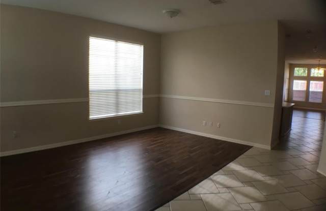 1527 Fallcreek Court Gallery 4