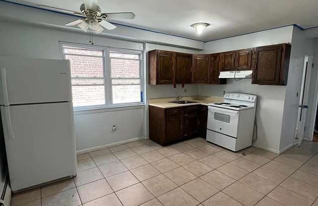 2422 Wilson Ave # 1B - 2422 Wilson Avenue, Bronx, NY 10469