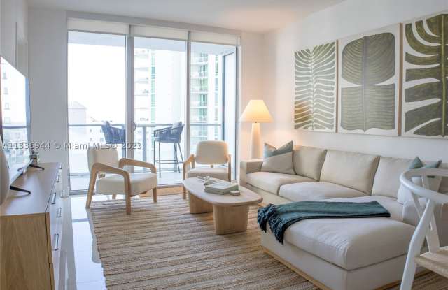 1300 Brickell Bay Dr Gallery 2