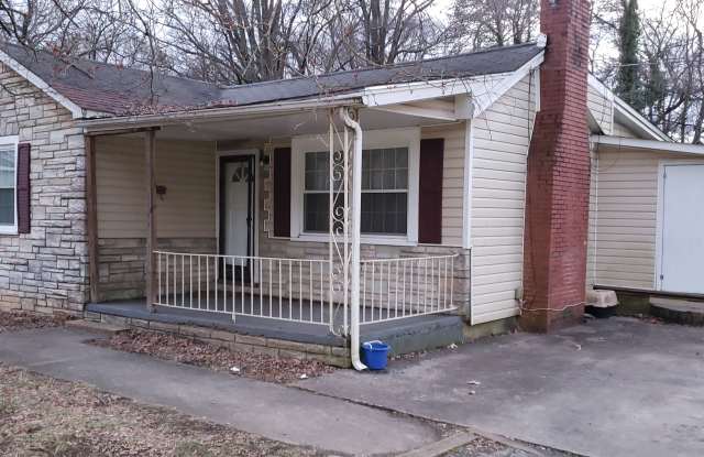 203 Maple Street Gallery 1