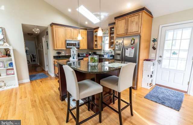 1118 BAY RIDGE AVENUE Gallery 2