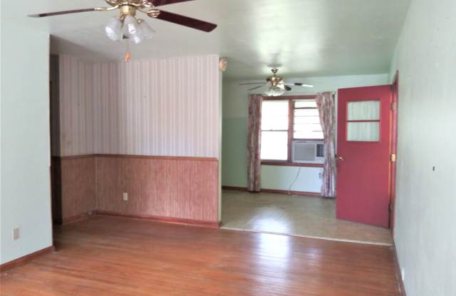 Charming 3 Bedroom Home on a Quiet Street! Gallery 4