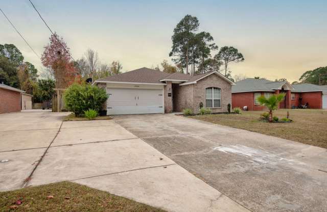 Florida Living at It's Best in Bluewater Bay - 4268 Lancaster Drive, Okaloosa County, FL 32578