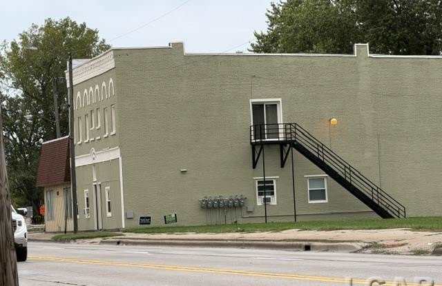 313 W Adrian Street Gallery 3