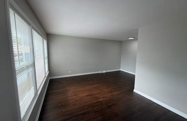 Updated 3-Bedroom Home with Rear Parking Gallery 4
