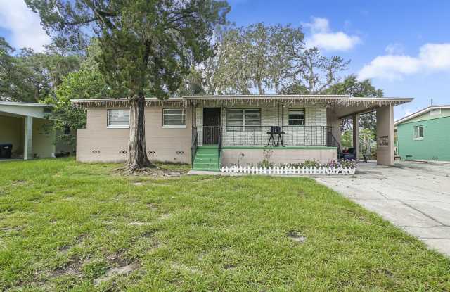 5518 Riviera Drive Gallery 1