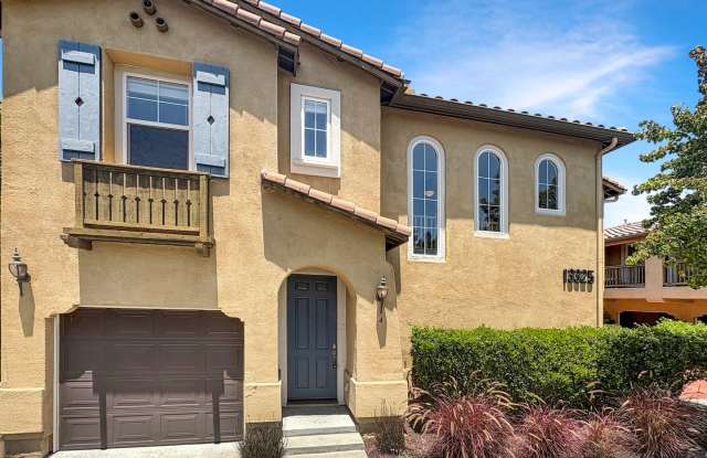 Stylish 2B/2BA Townhome in Torrey Highlands with Garage, Balcony, and Great Amenities! photos photos
