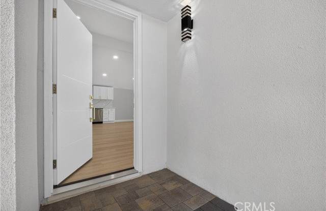 16427 Clymer Street Gallery 4
