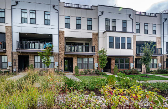 23069 COTTONWILLOW SQUARE - 23069 Cottonwillow Square, Brambleton, VA 20148