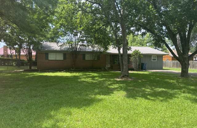2213 Robbins Drive photos photos