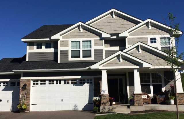 205 Lakeview Road East - 205 Lakeview Road East, Chanhassen, MN 55317
