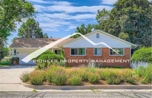 Beautifully Renovated Ranch Home with 2 Car Garage, AC, Garden Space  Prime Location photos photos
