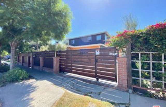 8620 Melvil Street Gallery 1