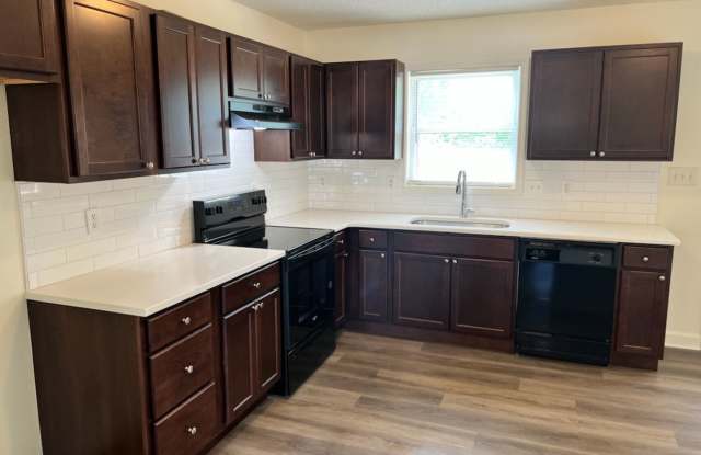 Upcoming Renovated 3 Bedroom Home in Convenient Location photos photos