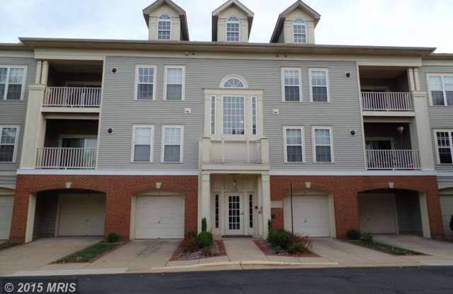 3BR 2 BA condo in a great location near US 50, US 29,  I66 - 11338 Westbrook Mill Lane, Fair Oaks, VA 22030