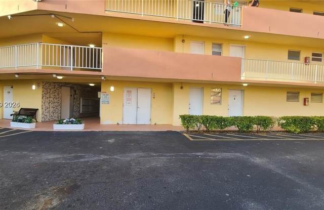 1540 NE 191st St photos photos