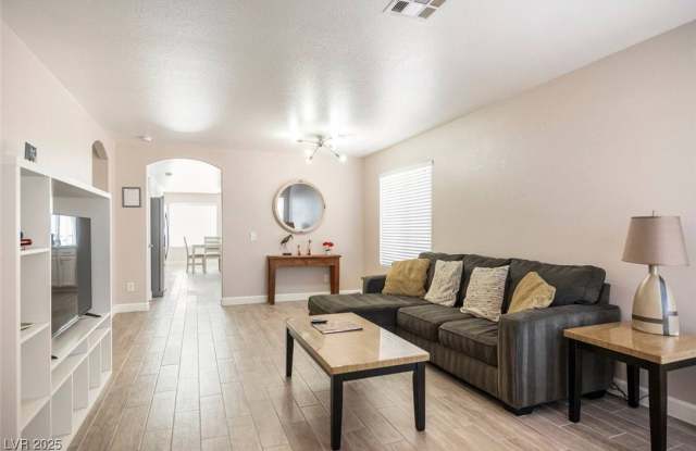 4995 Nardini Avenue photos photos
