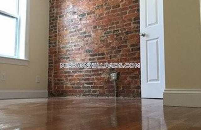 830 Huntington Ave Gallery 4