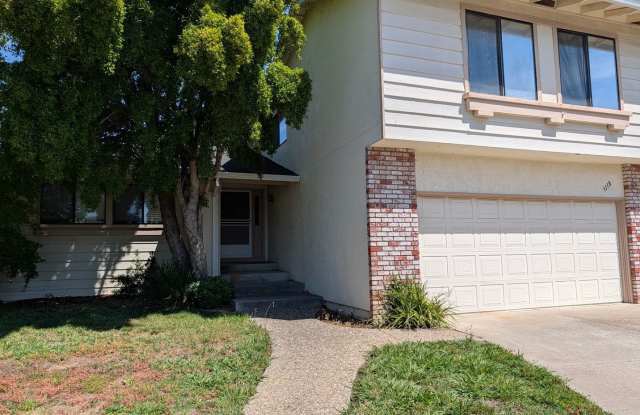 Very nice Tri level home photos photos