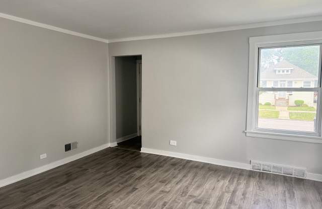11004 South Esmond Street - SFH Gallery 3